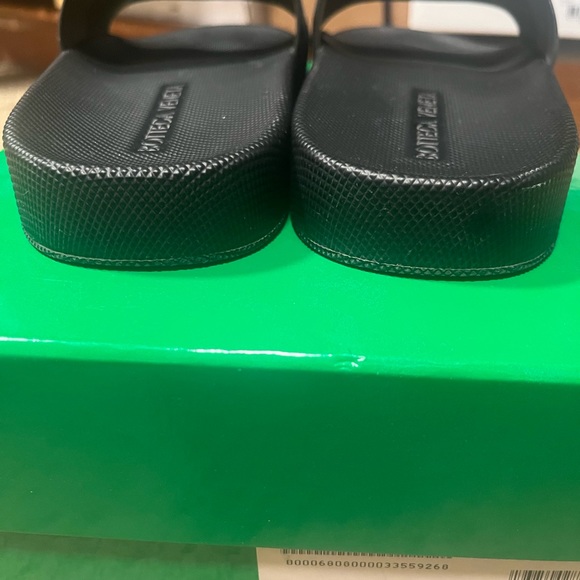 Bottega Veneta Black Pool Slides - Picture 7 of 8